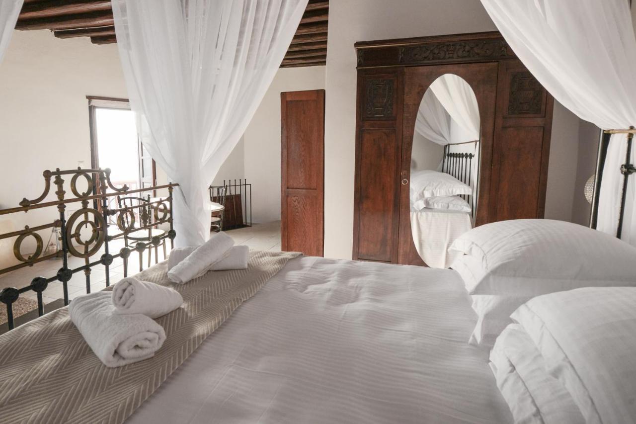 Castrum Traditional Sunset Suites Plaka  Ngoại thất bức ảnh