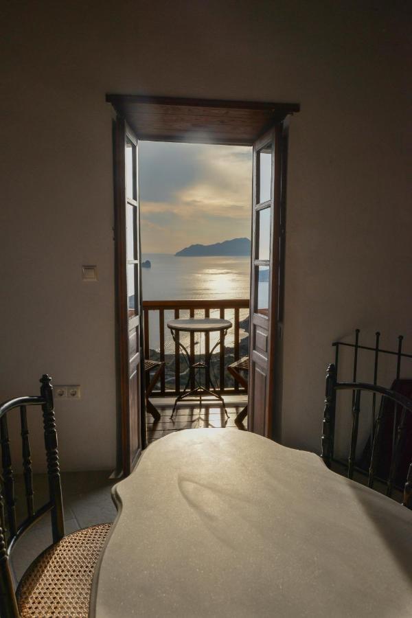 Castrum Traditional Sunset Suites Plaka  Ngoại thất bức ảnh