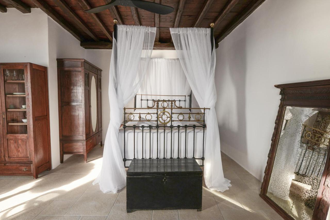 Castrum Traditional Sunset Suites Plaka  Ngoại thất bức ảnh